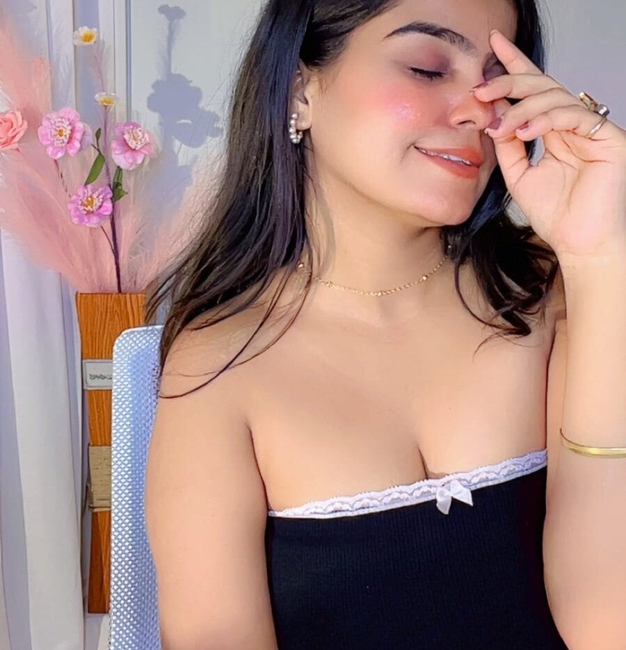 lovely_simran Chatroom