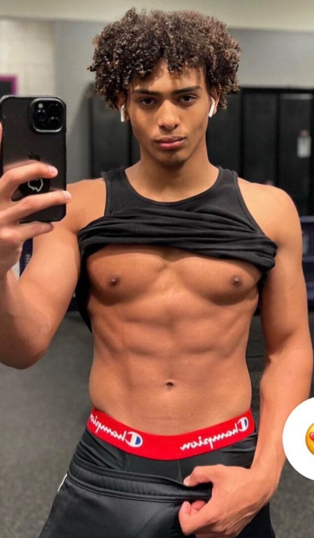 lovemydick1827 Chatroom