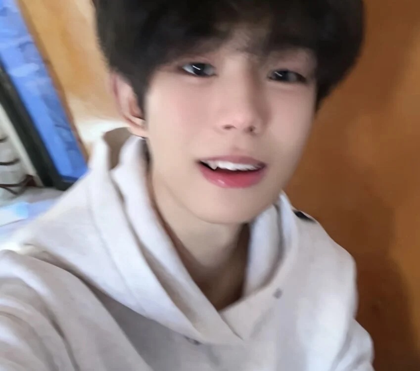 lu111222 Chatroom