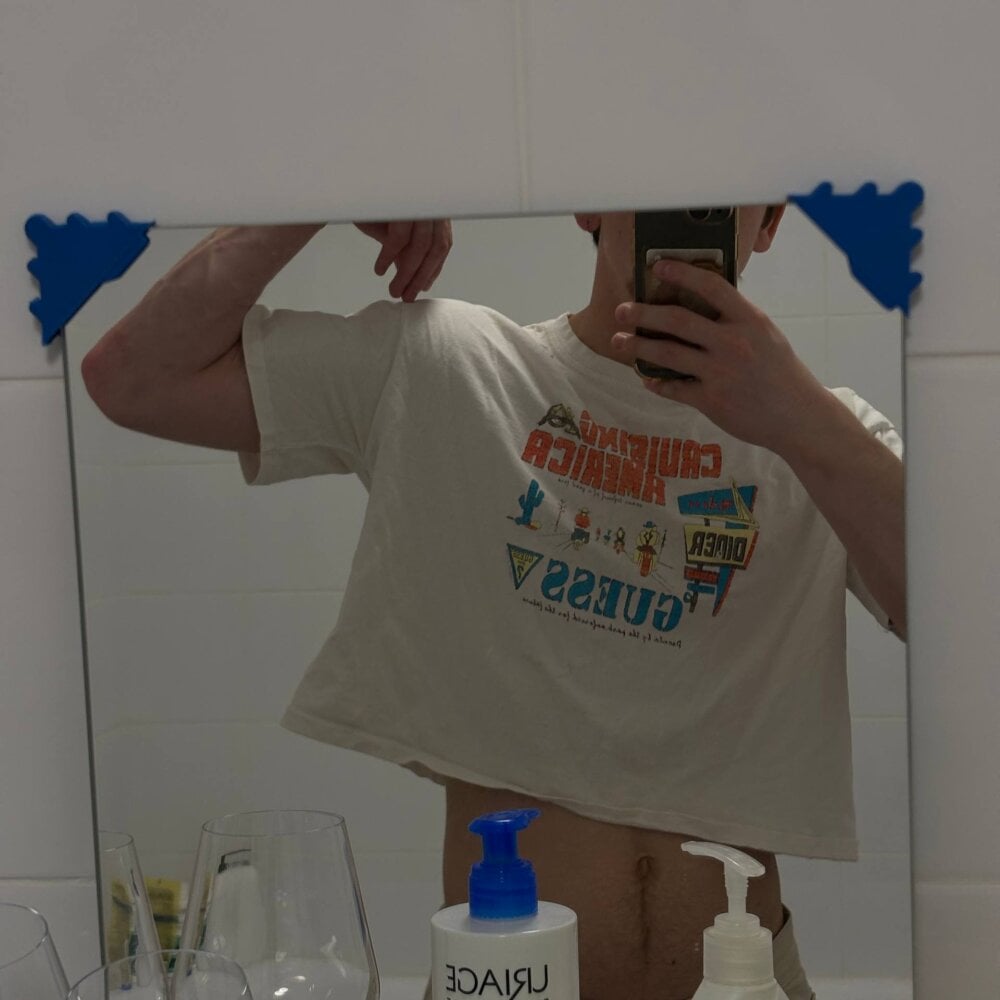 luca_syn Webcam Profile Picture luca_syn Chatroom
