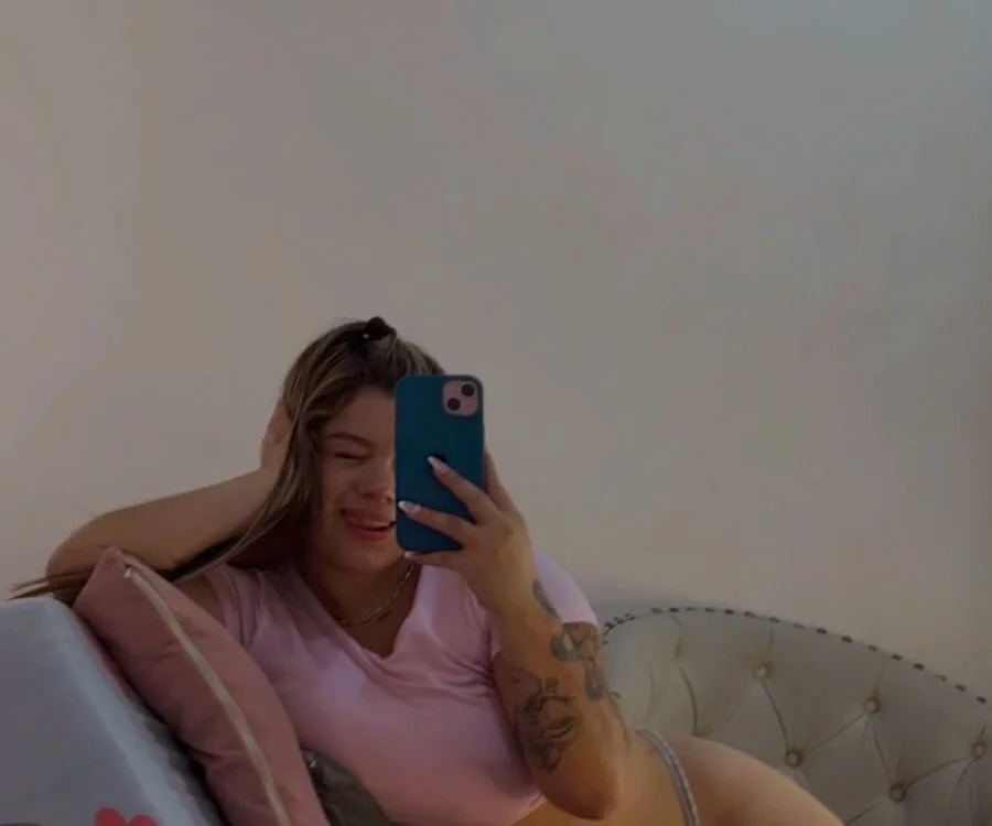 luisa_brawn Chatroom
