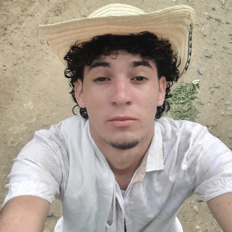 luisc_bigcock_ Chatroom