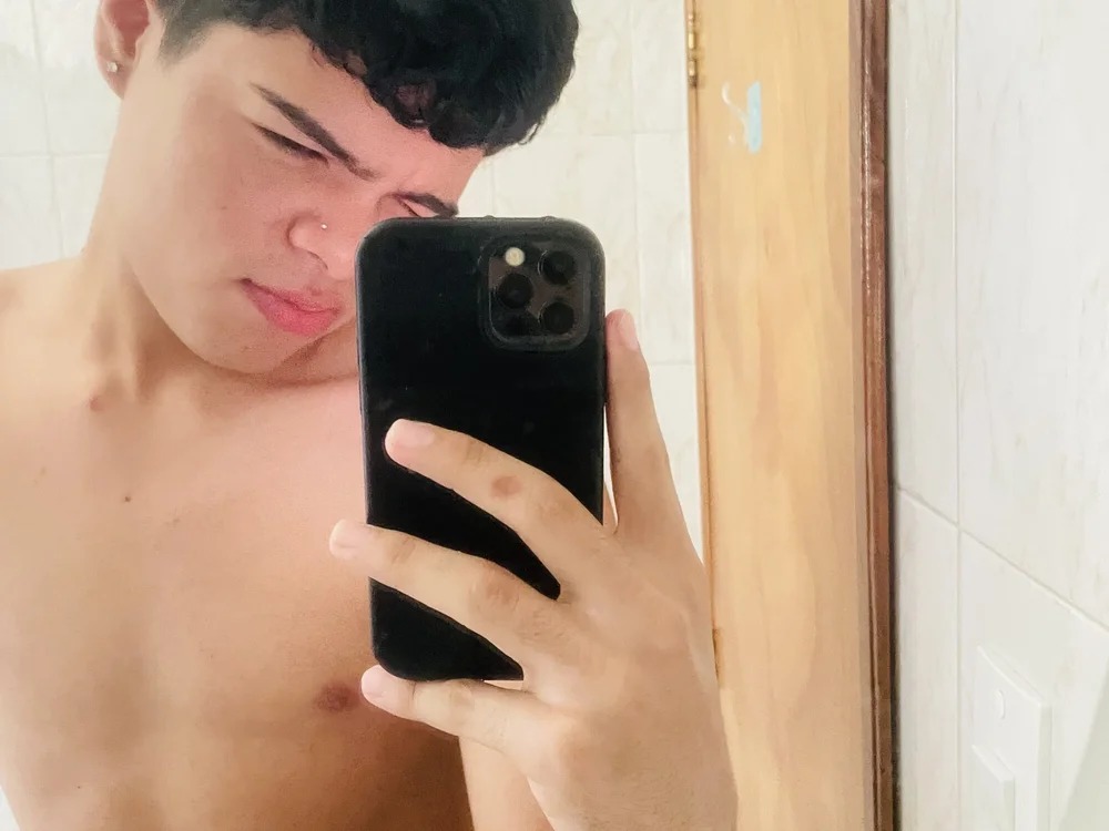 luiser_hotie Chatroom