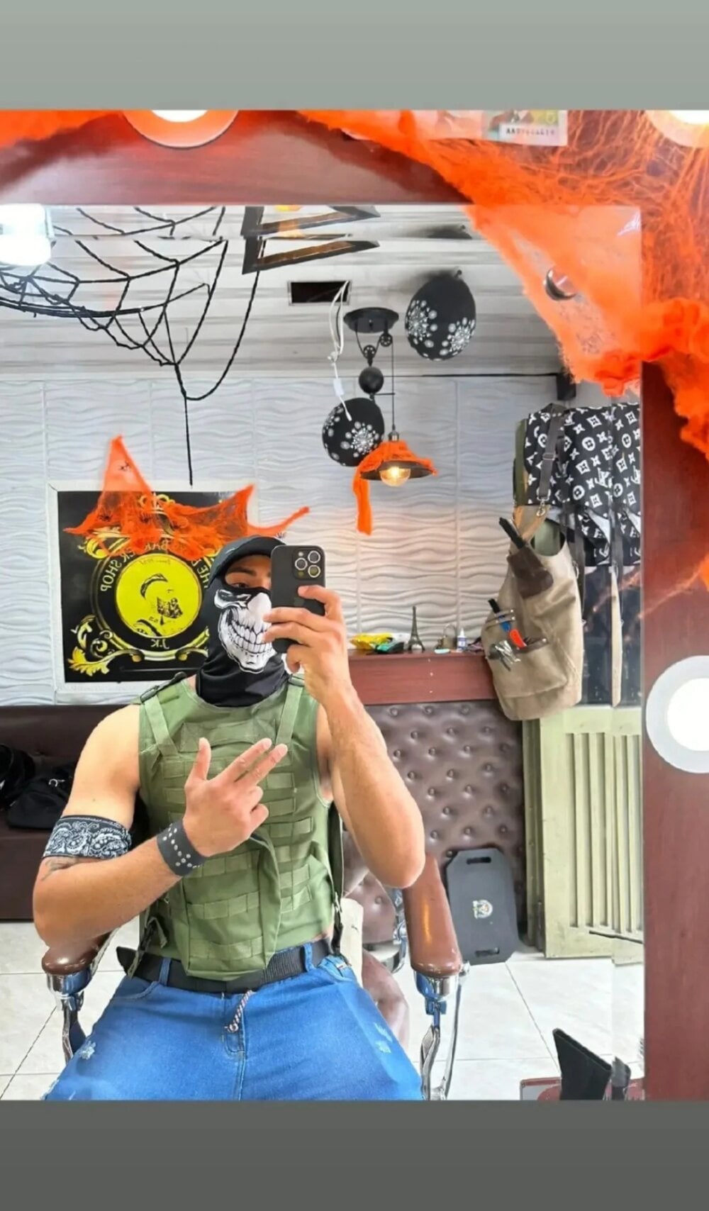 lukas_angelo Chatroom