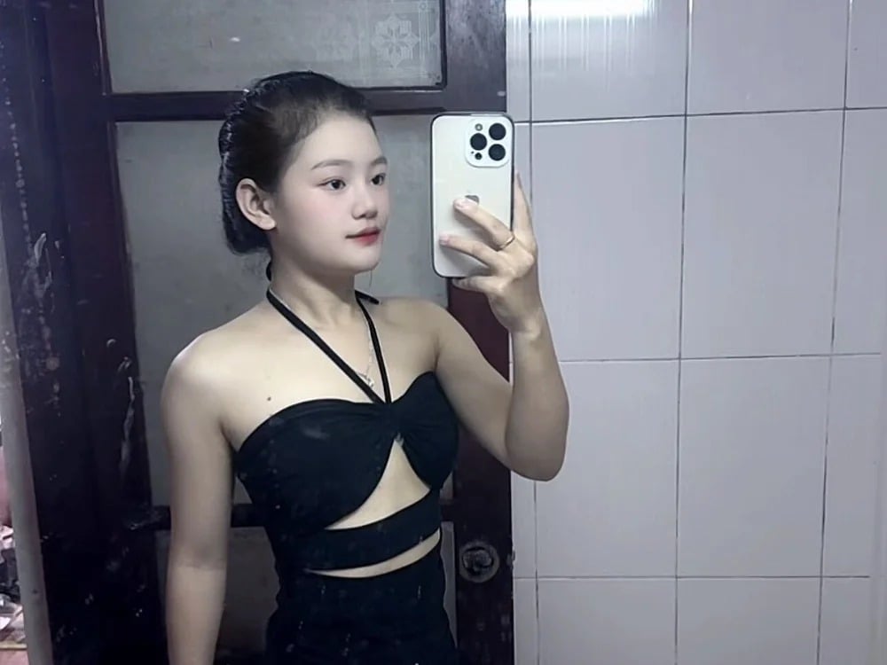 lylyna08 Chatroom