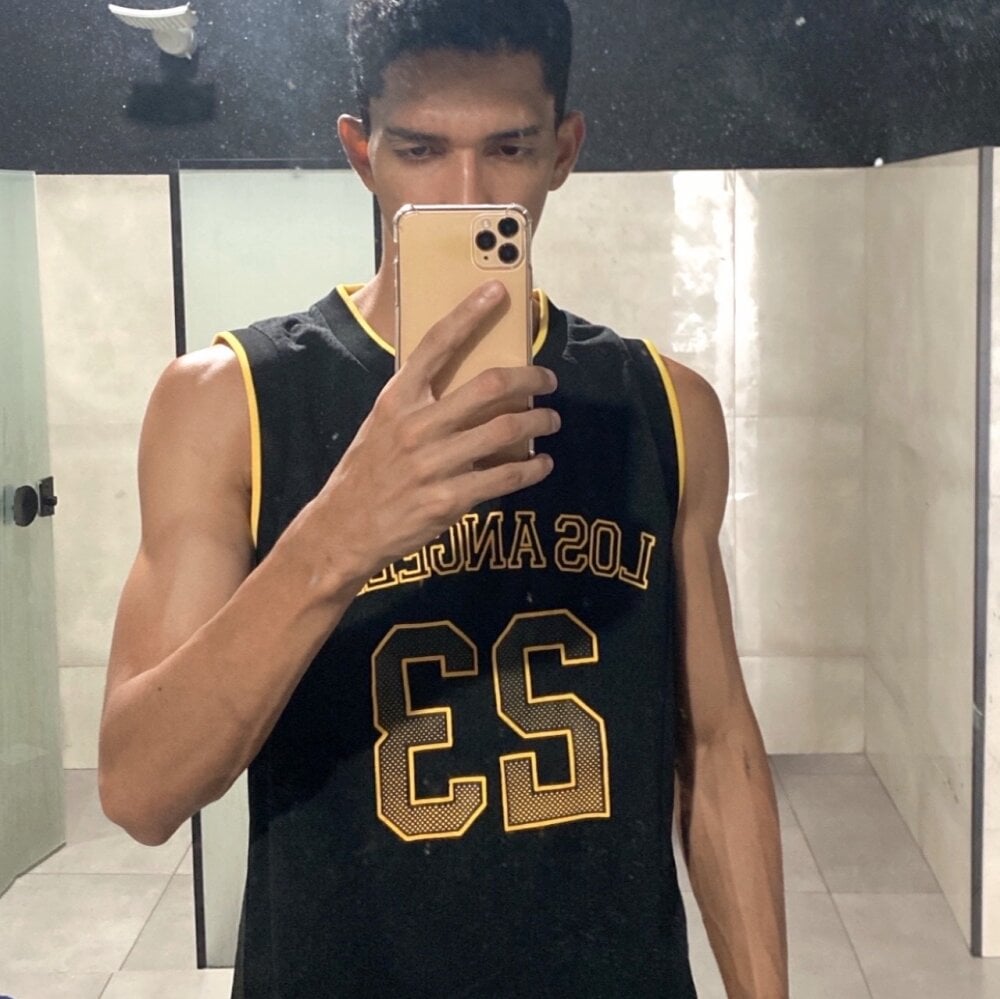 machosaf2503 Chatroom