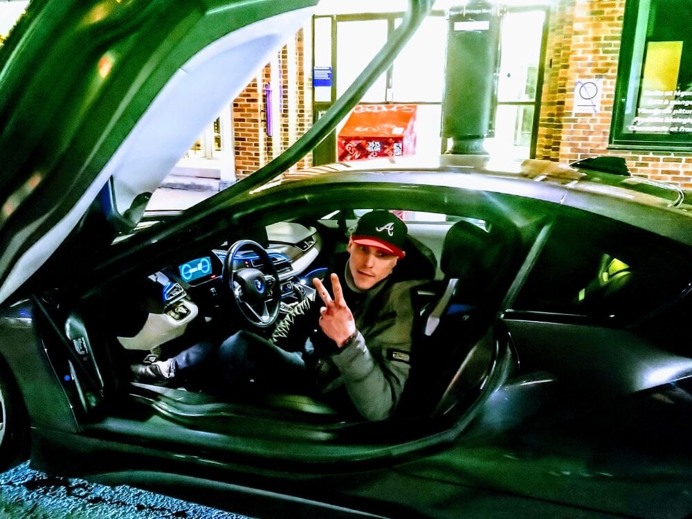 magicboy8inchcut Chatroom