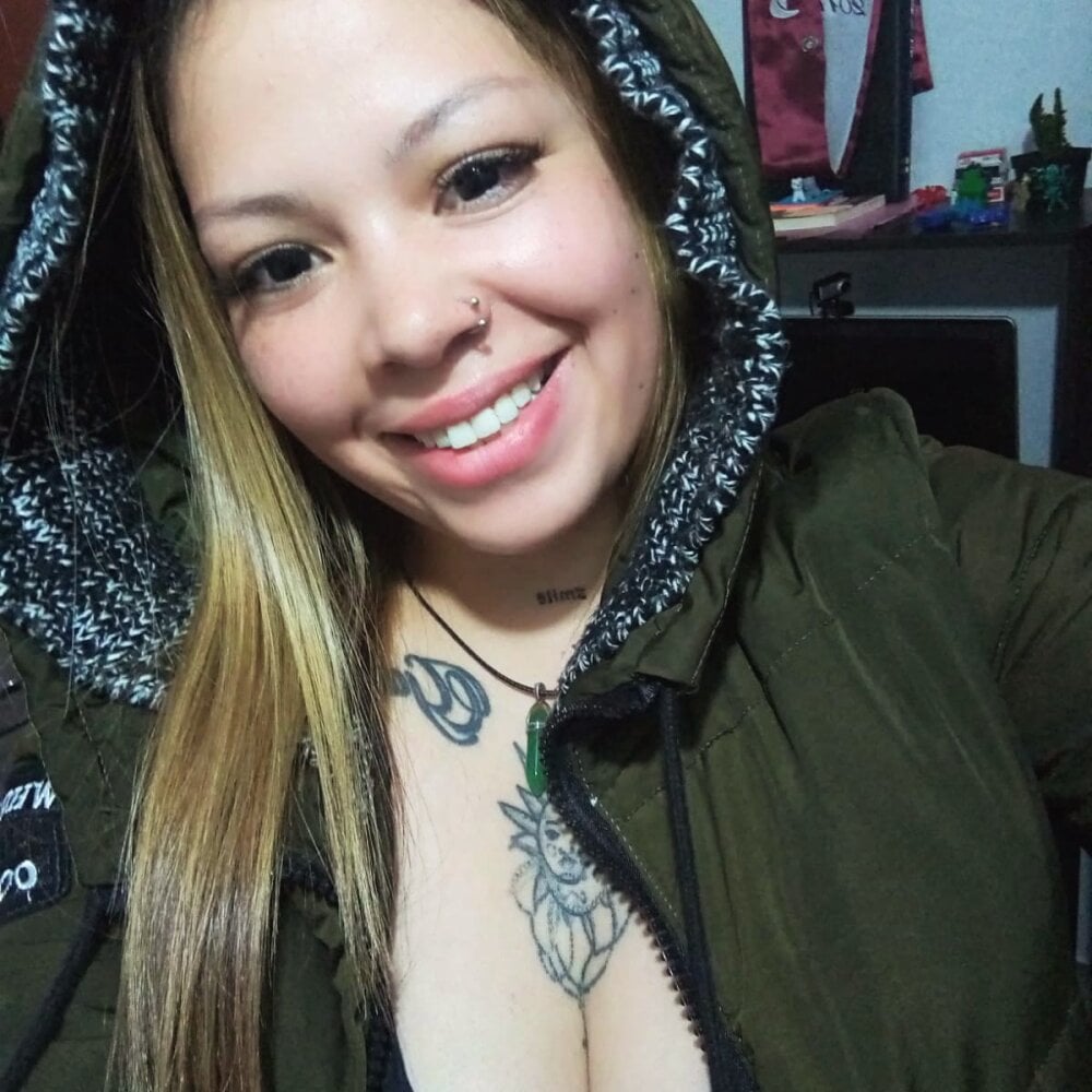 martina_tay