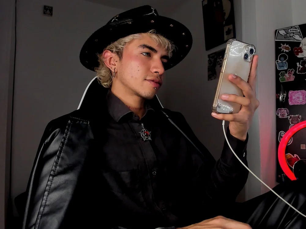 maskedtate Chatroom