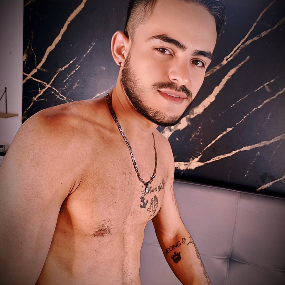 master_king_777 Chatroom