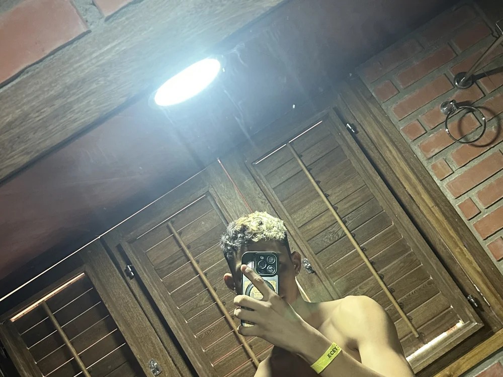 mastercum28 Chatroom