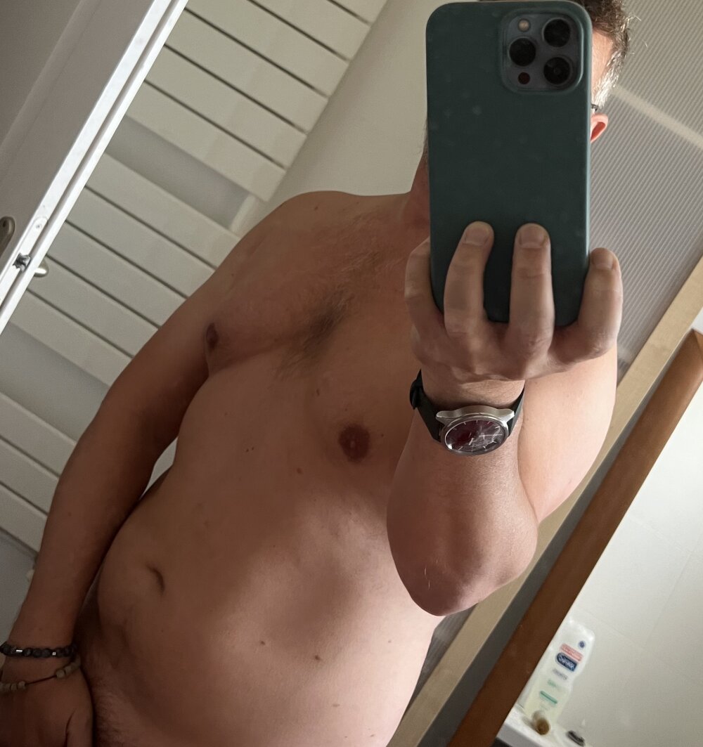 max31bi Webcam Profile Picture max31bi Chatroom