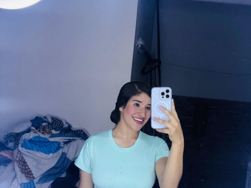 melannee_jop Webcam Profile Picture melannee_jop Chatroom