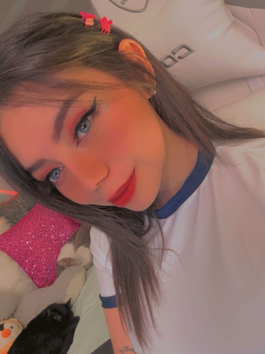 melany_naa Chatroom