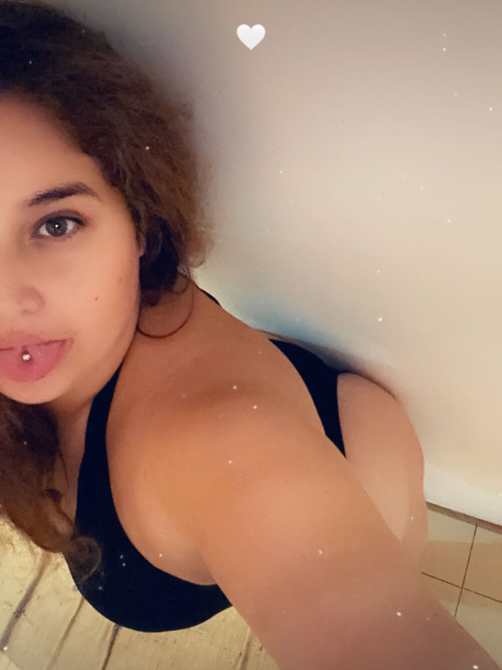 menina_coimbrinha Webcam Profile Picture menina_coimbrinha Chatroom