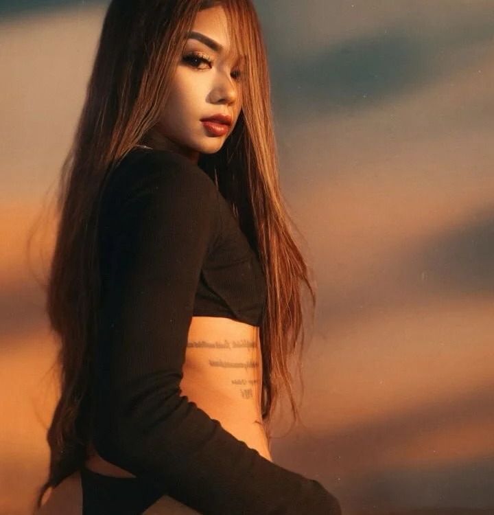 mia_fernand_ar5 Chatroom