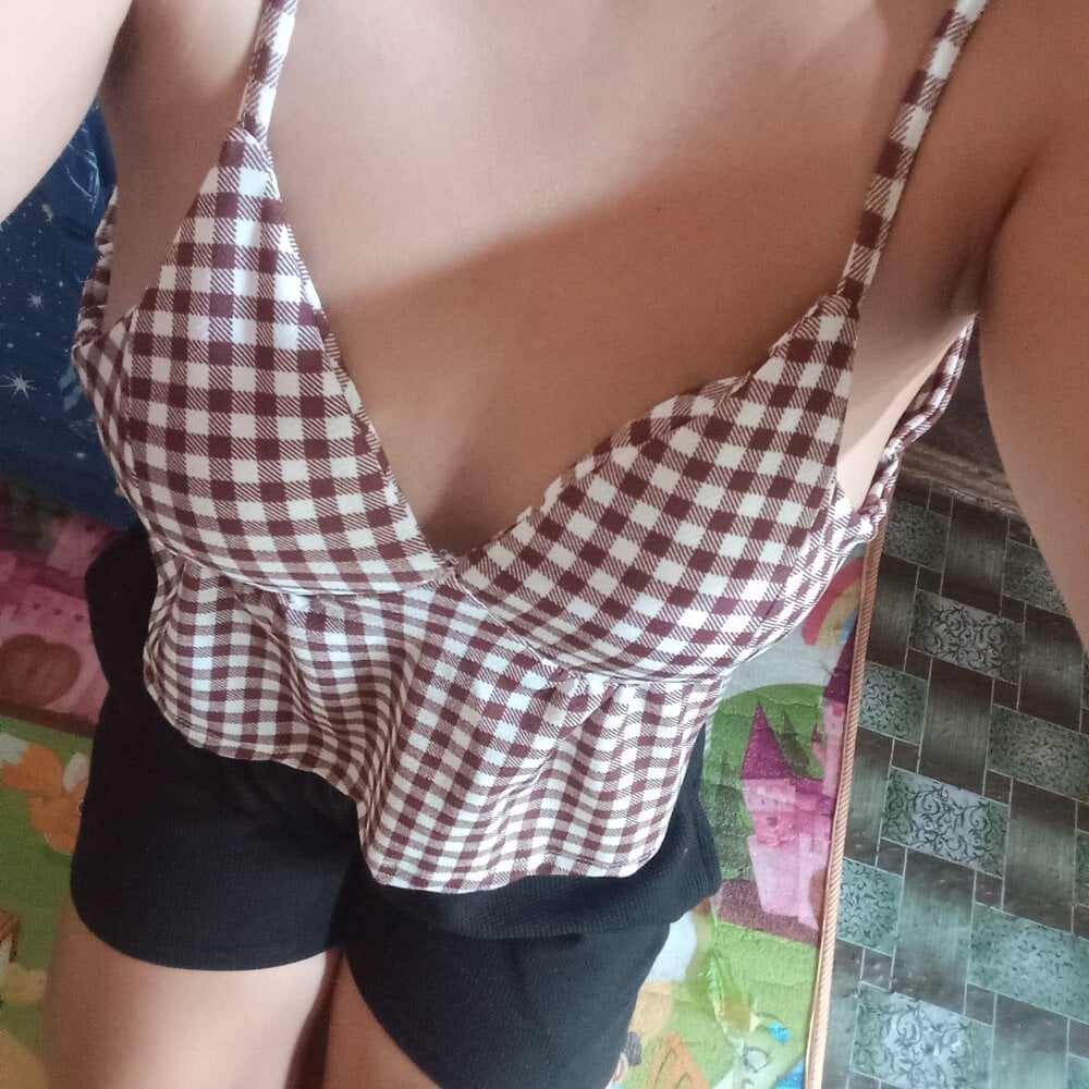 mia_kittykitty Chatroom