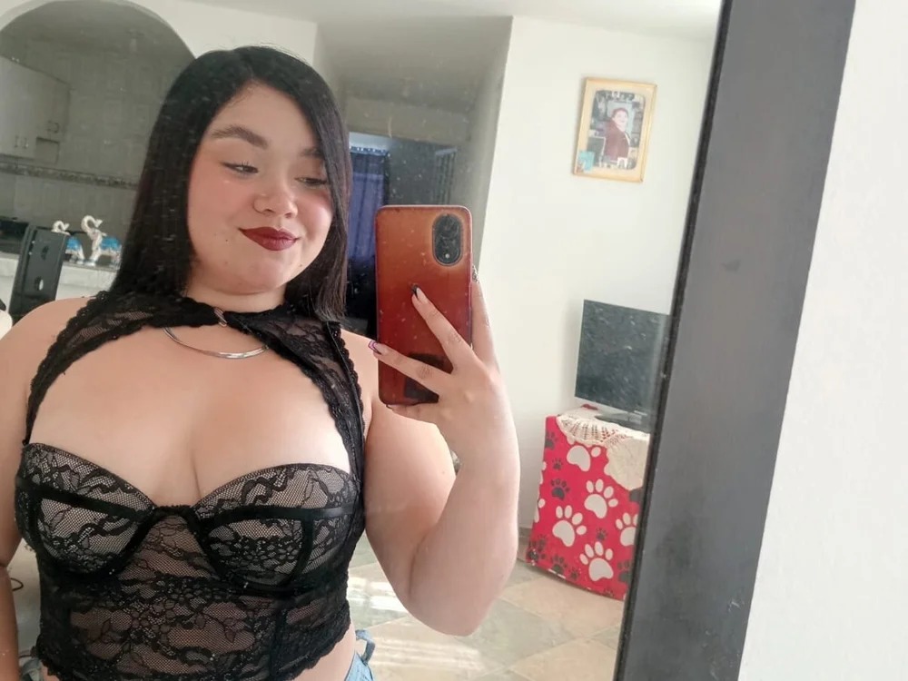 mia_lander Chatroom