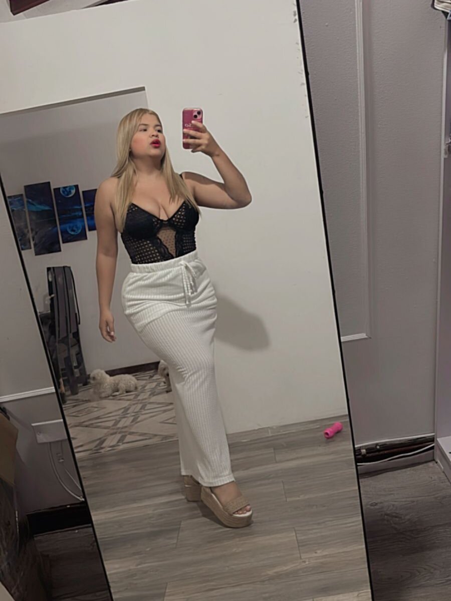 mia_moons1 Chatroom