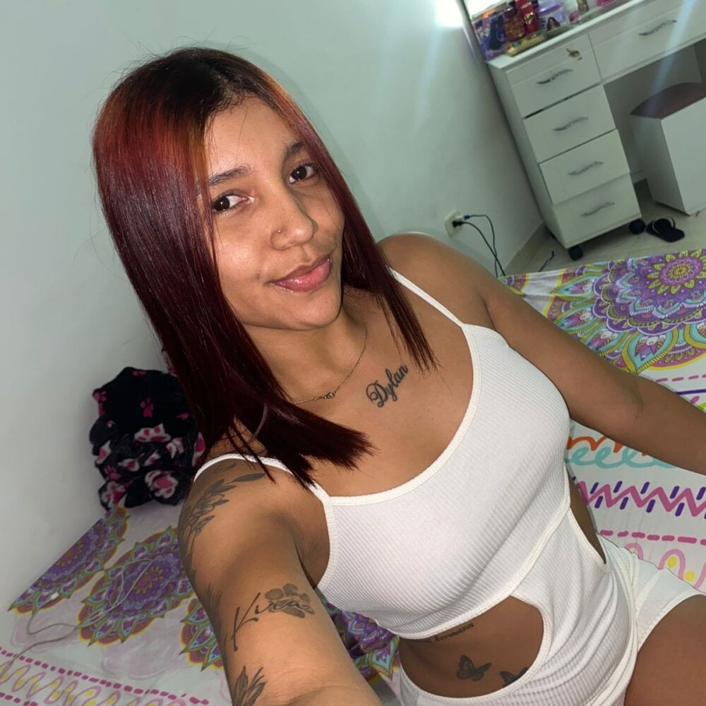 mia_purplee Chatroom