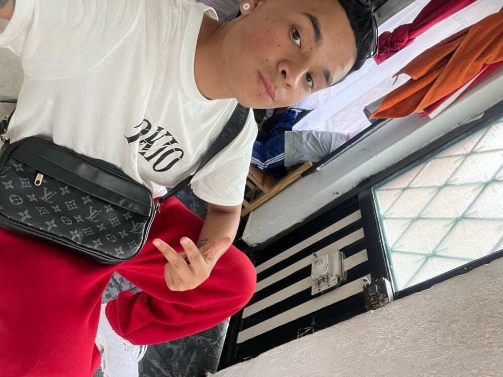 mia_rous_queen Chatroom