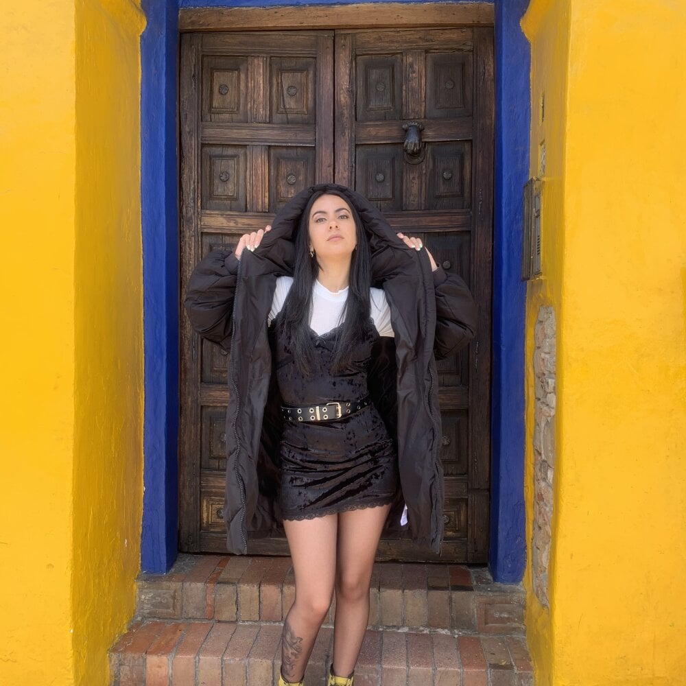 miadaniells_hot Chatroom