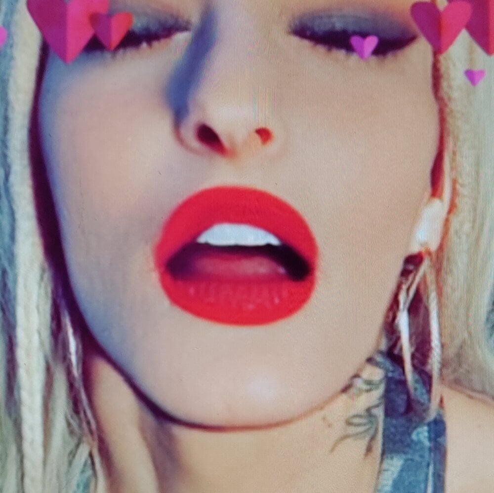 milfblondebae143 Chatroom