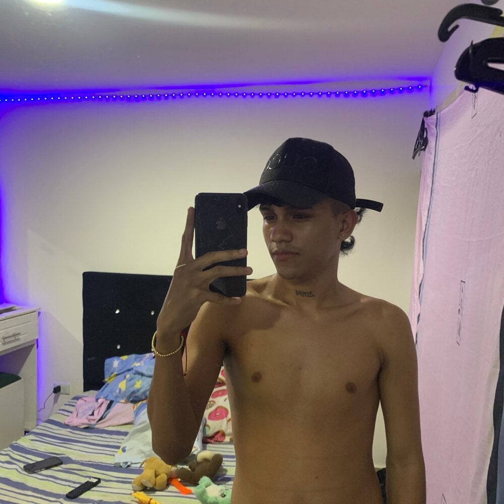 milo_crave Chatroom