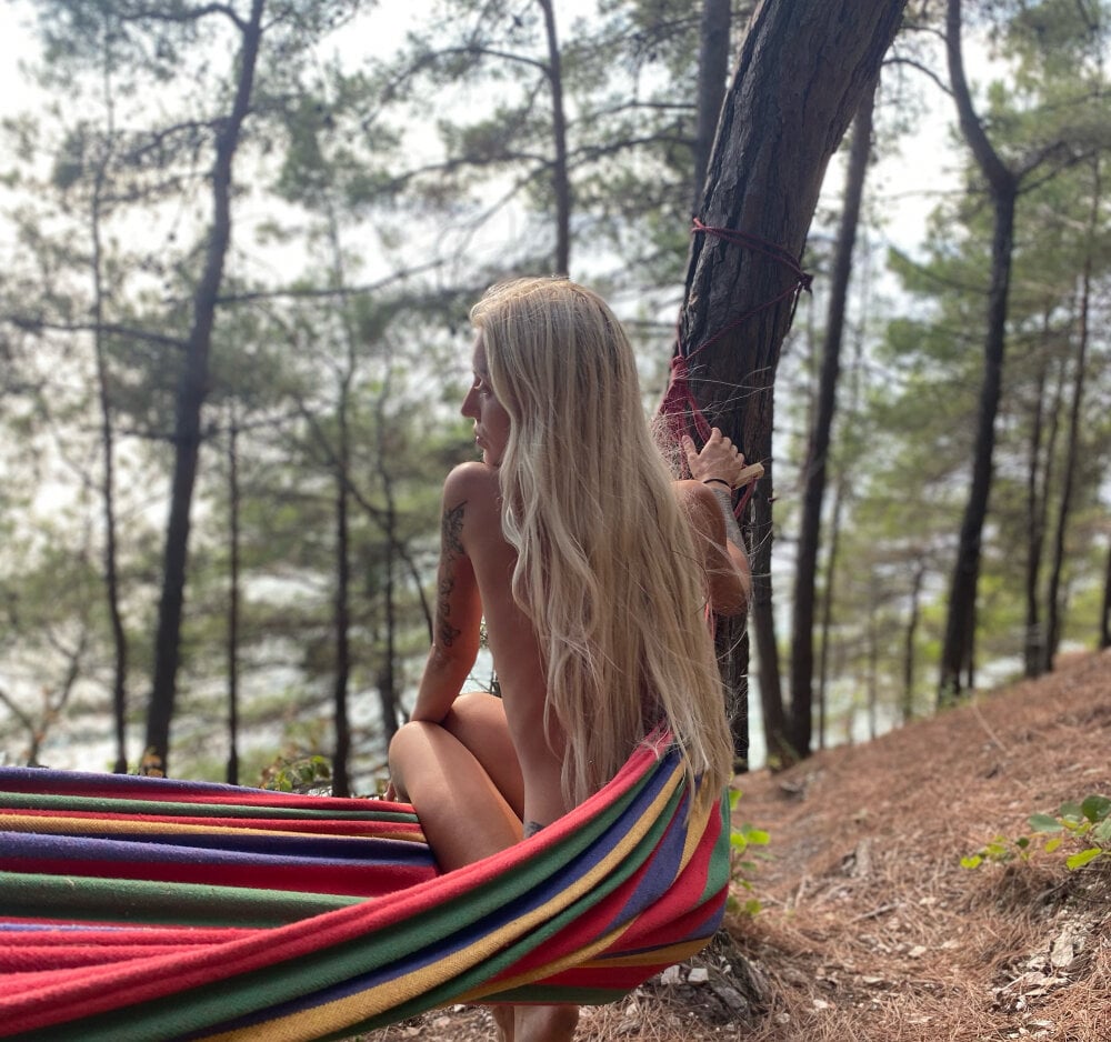 mistress_in_the_forest Chatroom