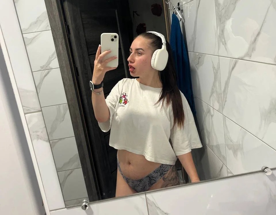 monaXlove Chatroom