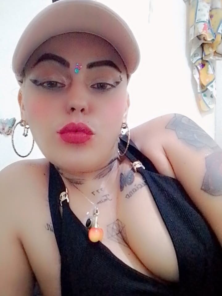 monica_loveet Chatroom