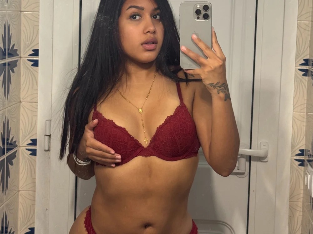 monicababy23 Chatroom