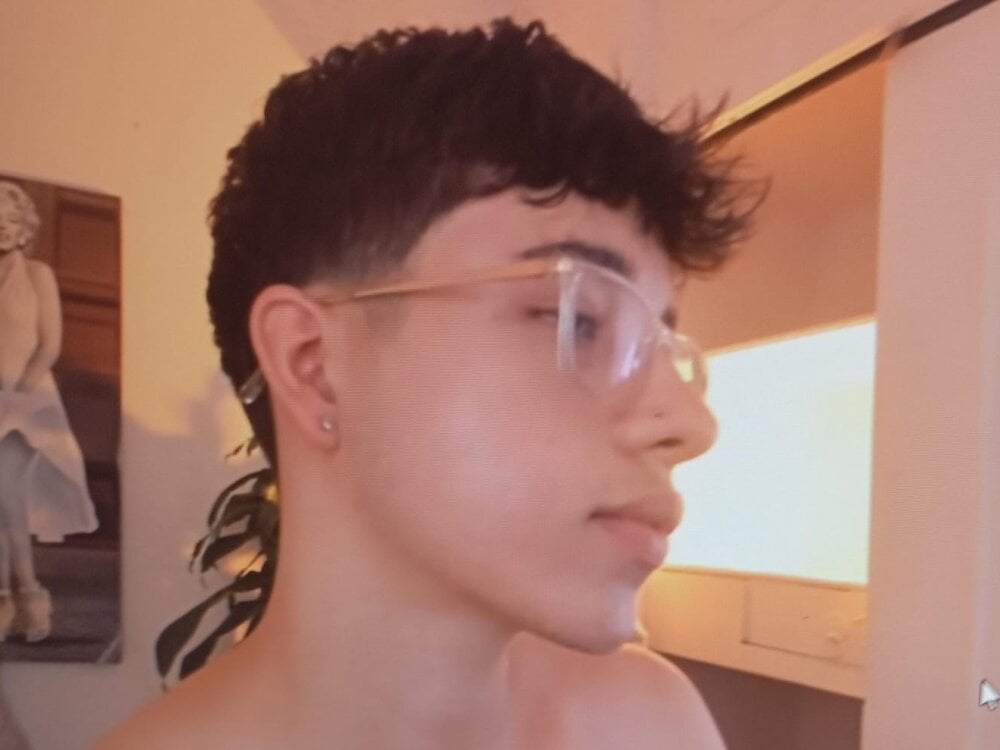 mrhot_night Chatroom