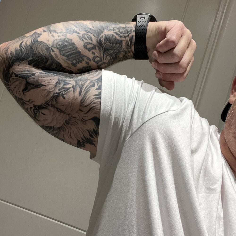 mrlovinhusband Chatroom