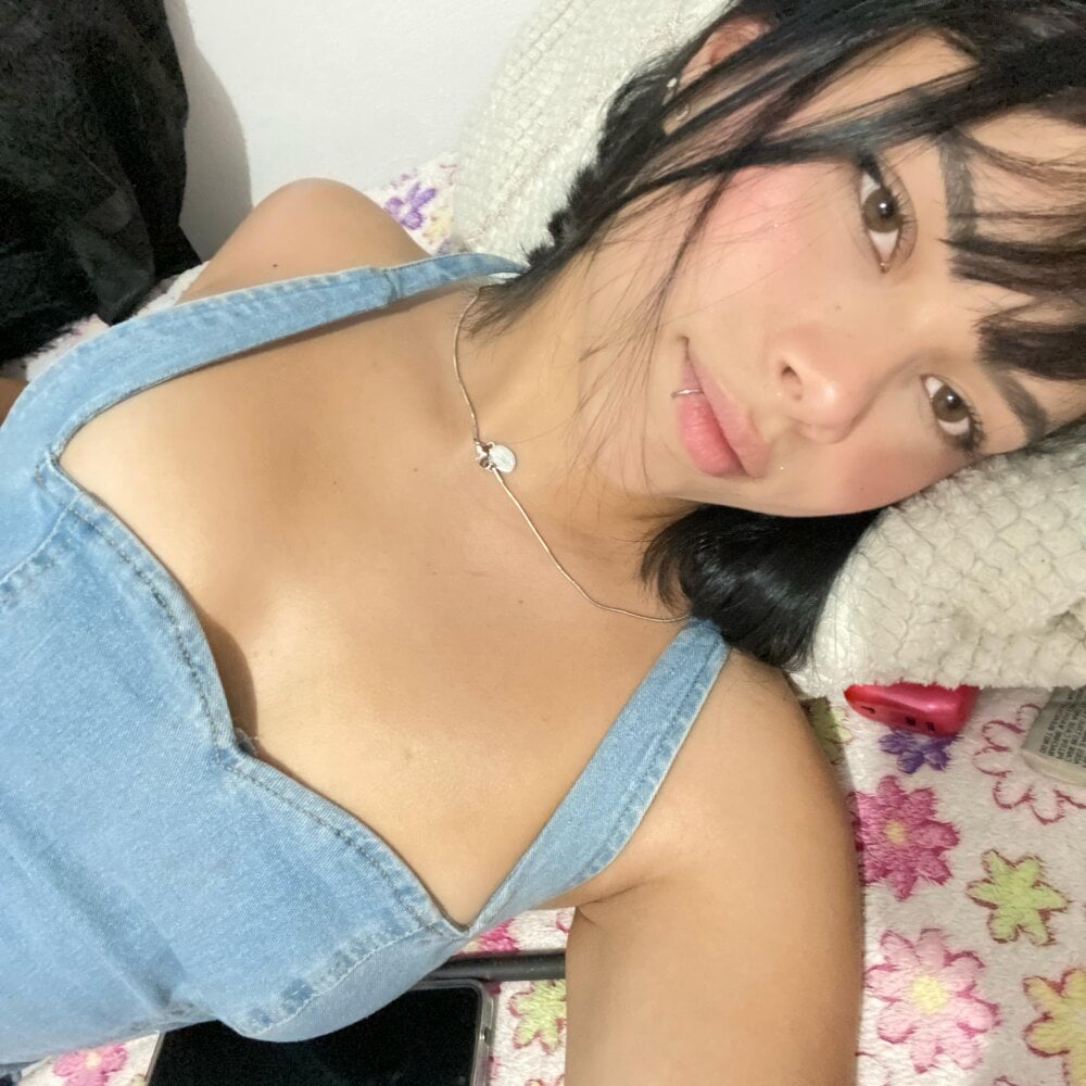 naomy66 Chatroom