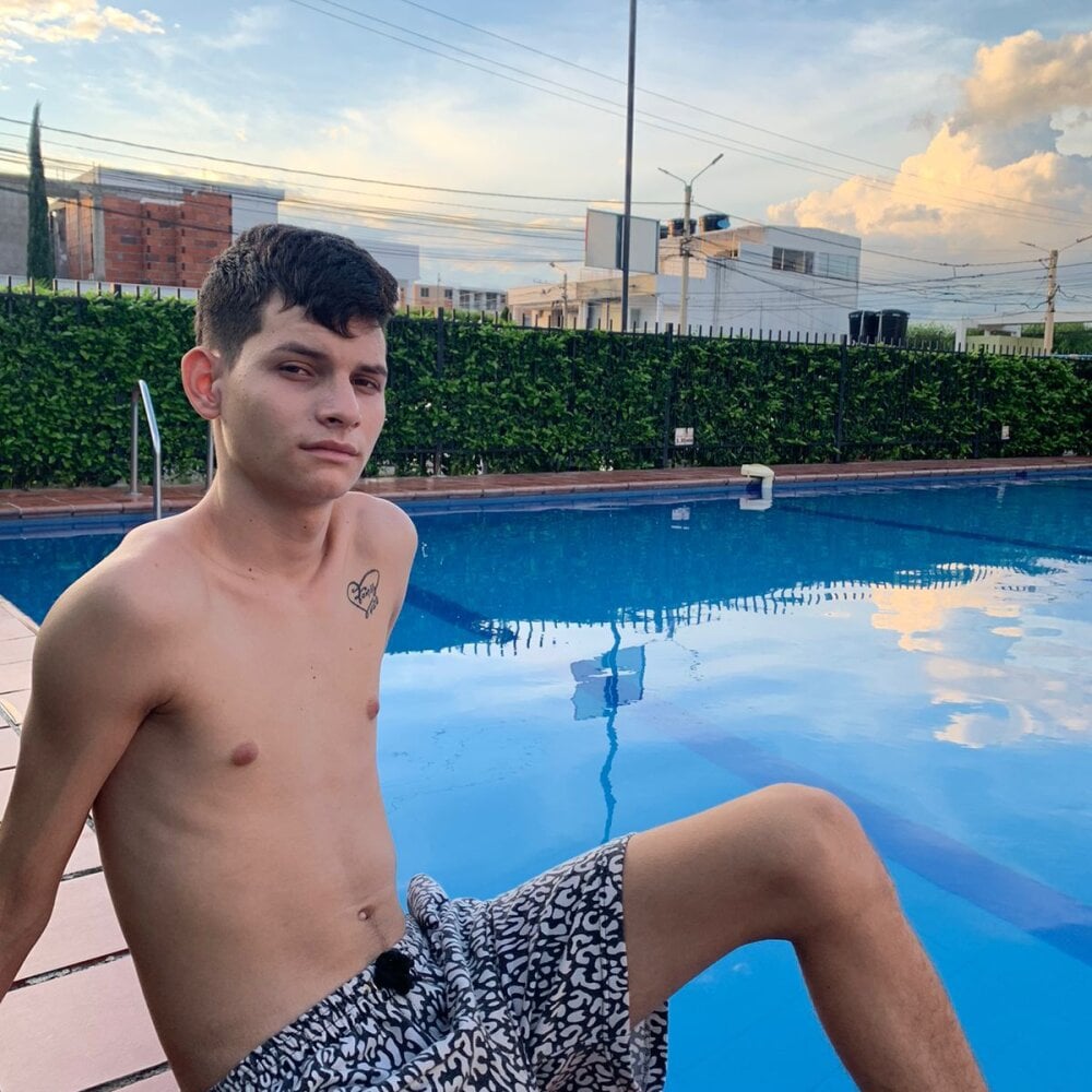 naughty_boys13 Chatroom