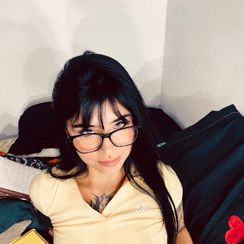 nicky_and_isabella Chatroom