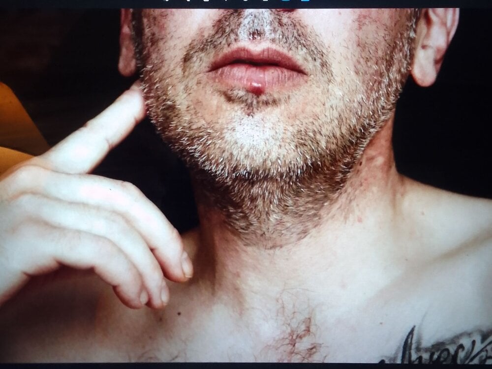 nicolaspgarnier Chatroom