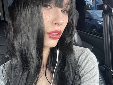 noua-monica