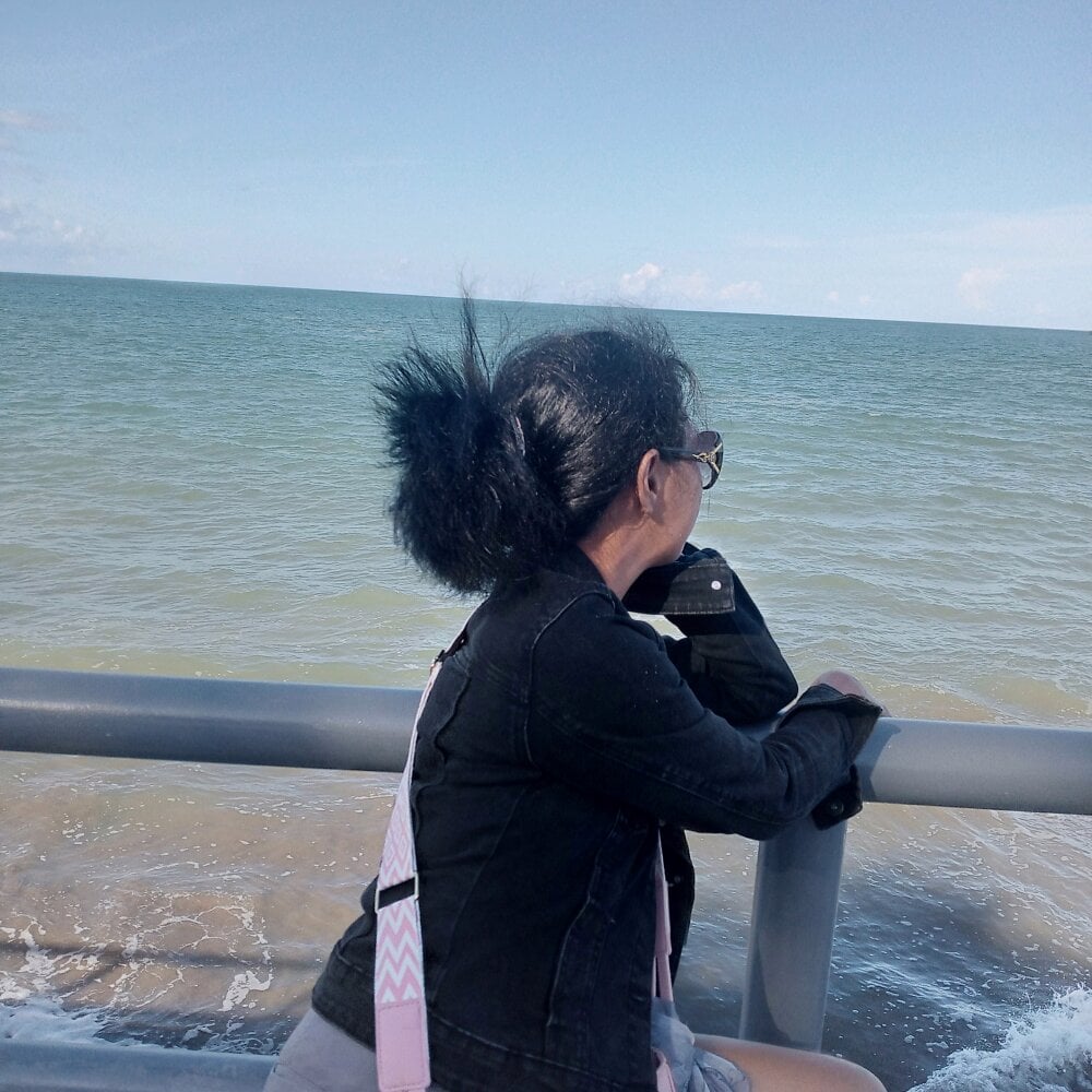 oceanlover23 Chatroom