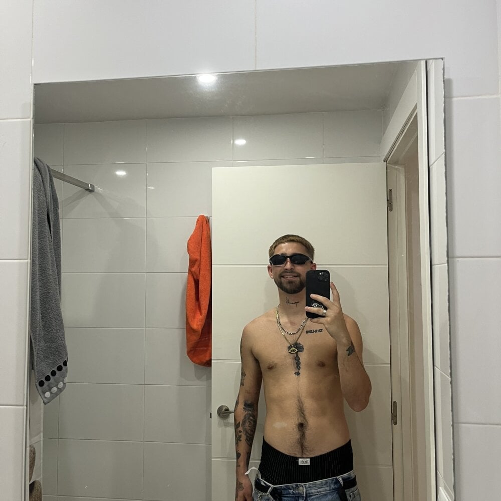 omarito100 Chatroom