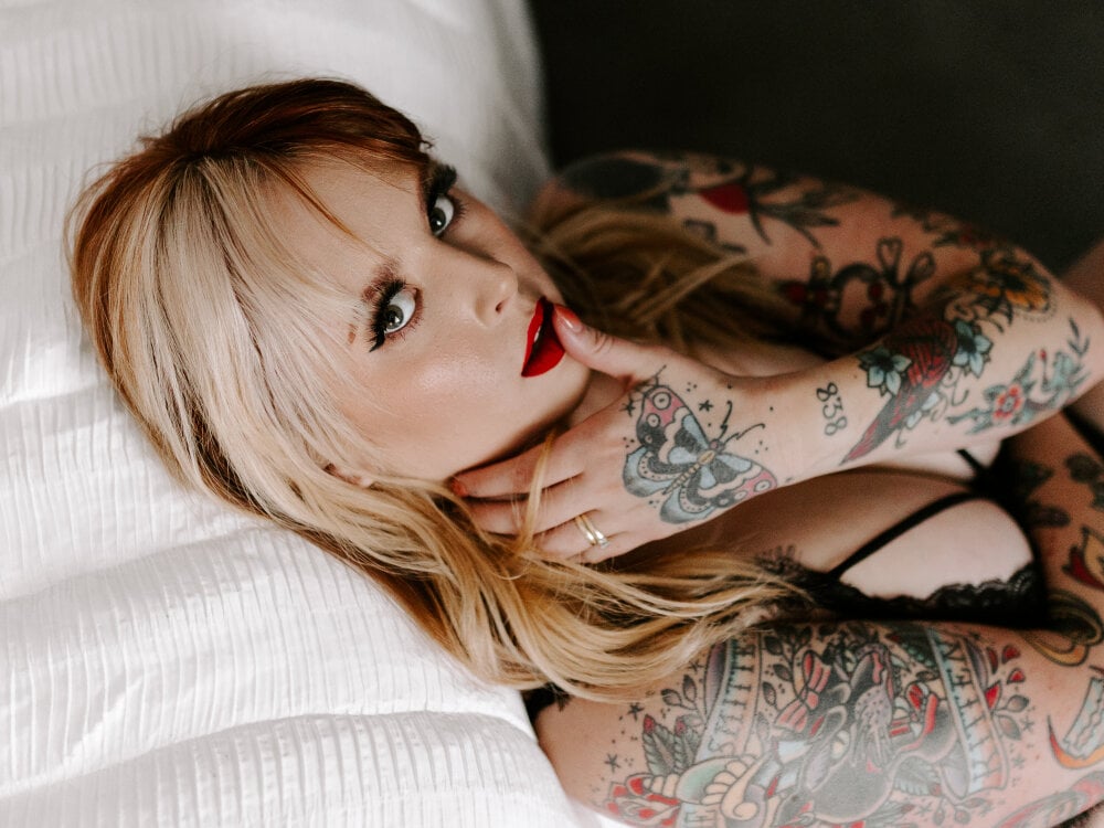 onesmittenkitten Chatroom