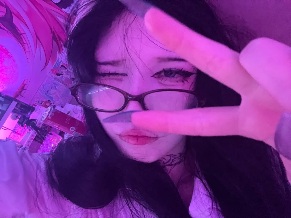 oni_doll Chatroom