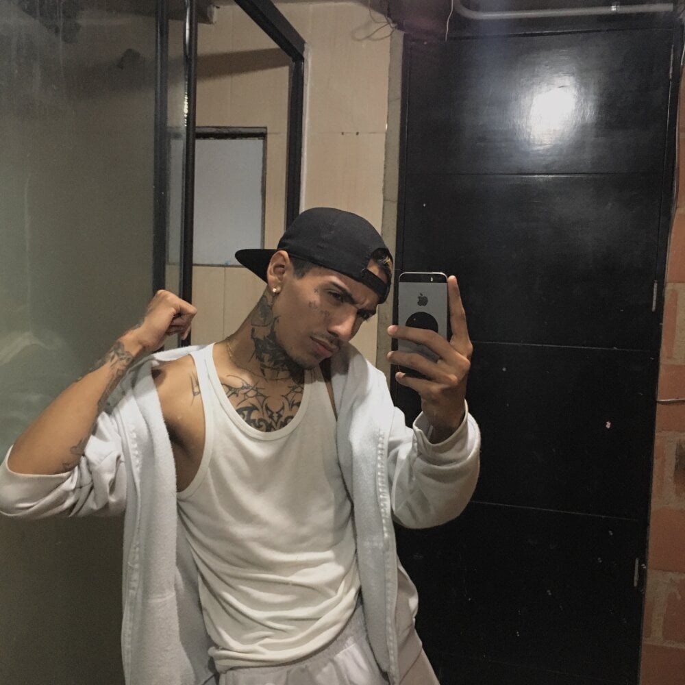 partyboybigdick Chatroom