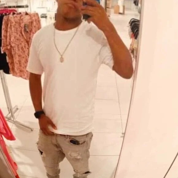 pedro25679 Chatroom