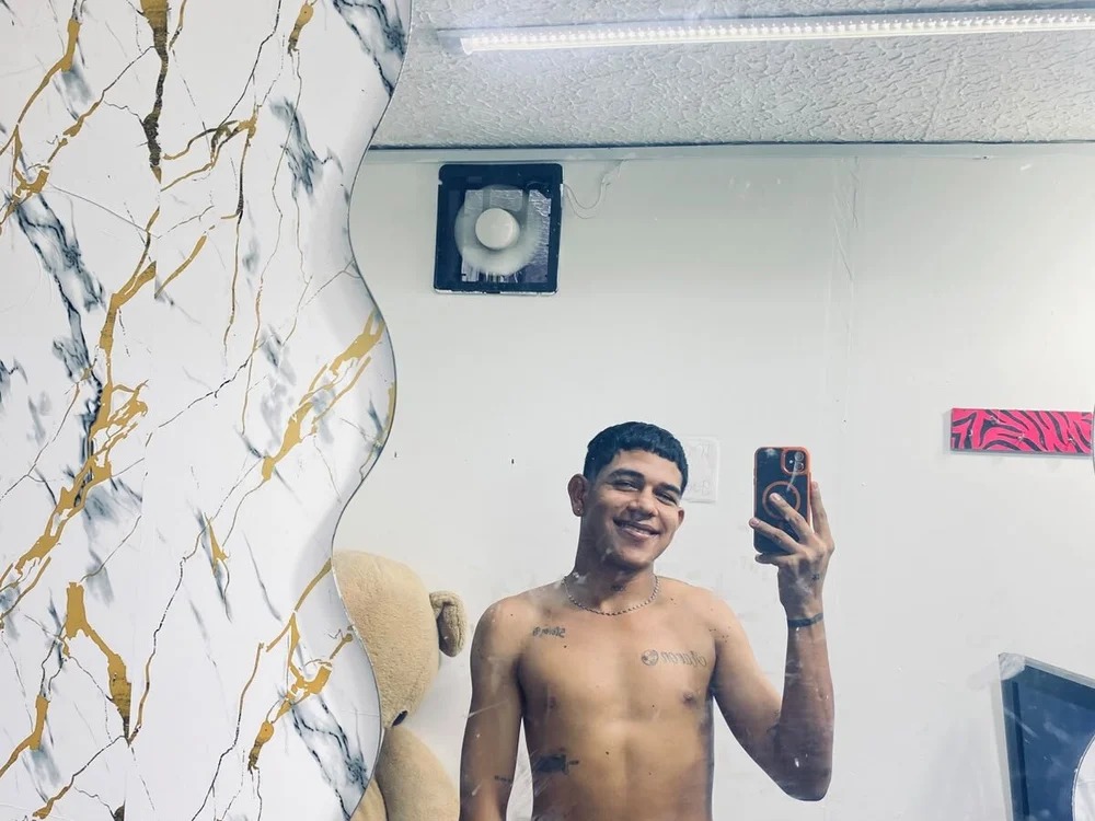perverted_boyys22 Chatroom