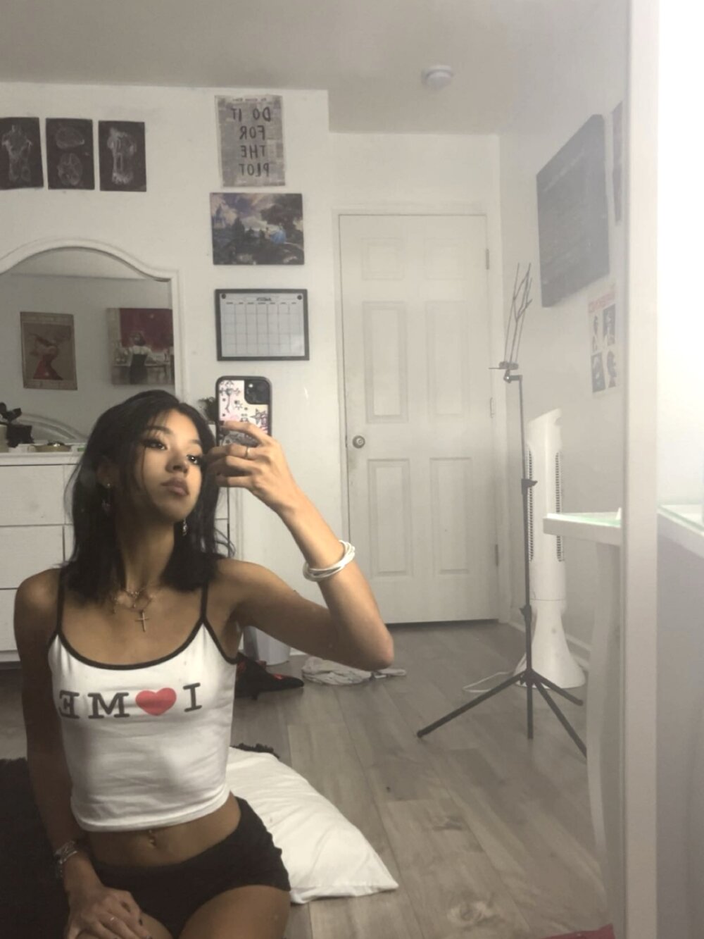 petitelatinateen Chatroom