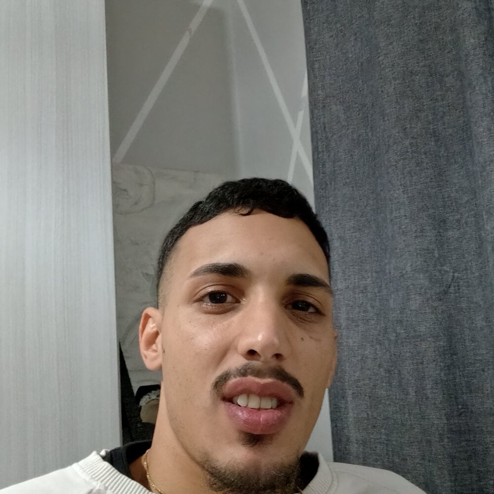 piccolo2002 Chatroom