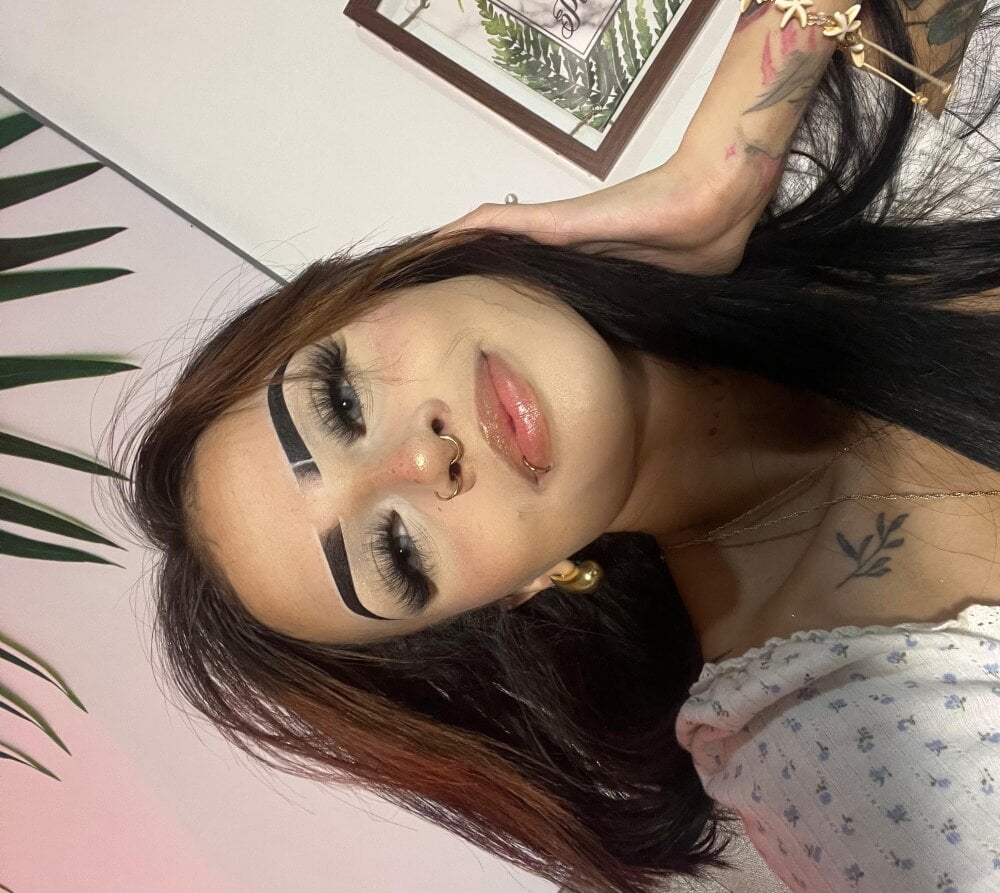 pinksmile_1 Chatroom