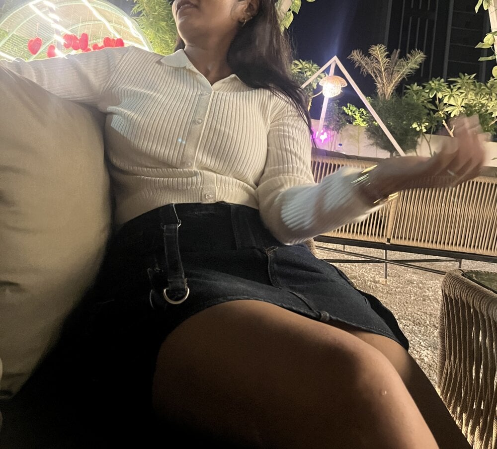 piyassi__divya Chatroom